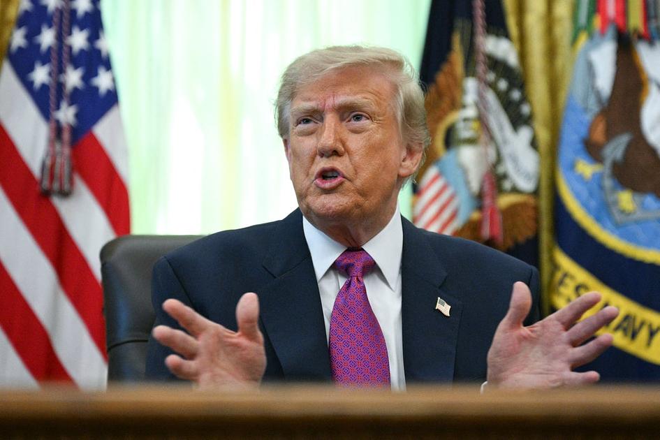 Trump urges Canadian firms to shift operations to U.S. amid tariff dispute