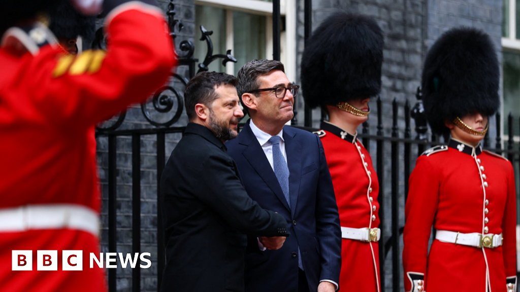 UK Prime Minister Burnham Reaffirms Support for Ukraine During Zelensky Visit