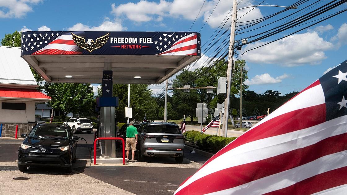 Trump-backed Freedom Fuel stations launch in Philadelphia at $3.47