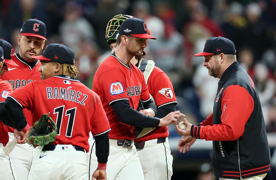 Los Rays vencen a los Guardians 7-3 en el Juego 4 y la serie queda 2-2