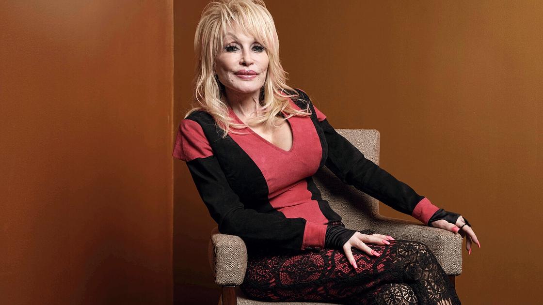 Dolly Parton Postpones Las Vegas Residency Over Health Concerns