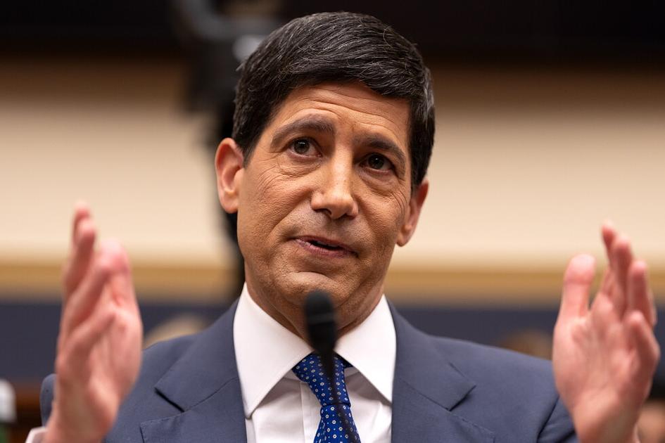 Fed Chair Warsh Testifies, Avoids AI Inflation Details Amid Split Policy Views