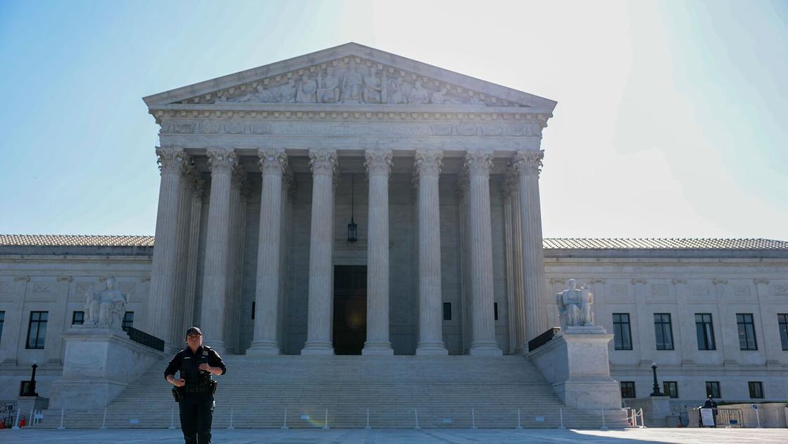 U.S. Supreme Court blocks Alabama's nitrogen-gas execution of Jeffery Lee