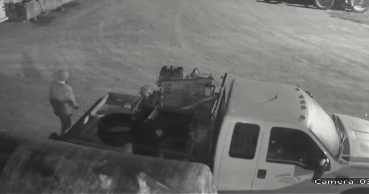 Manhunt for escaped murderer intensifies after truck found in Illinois