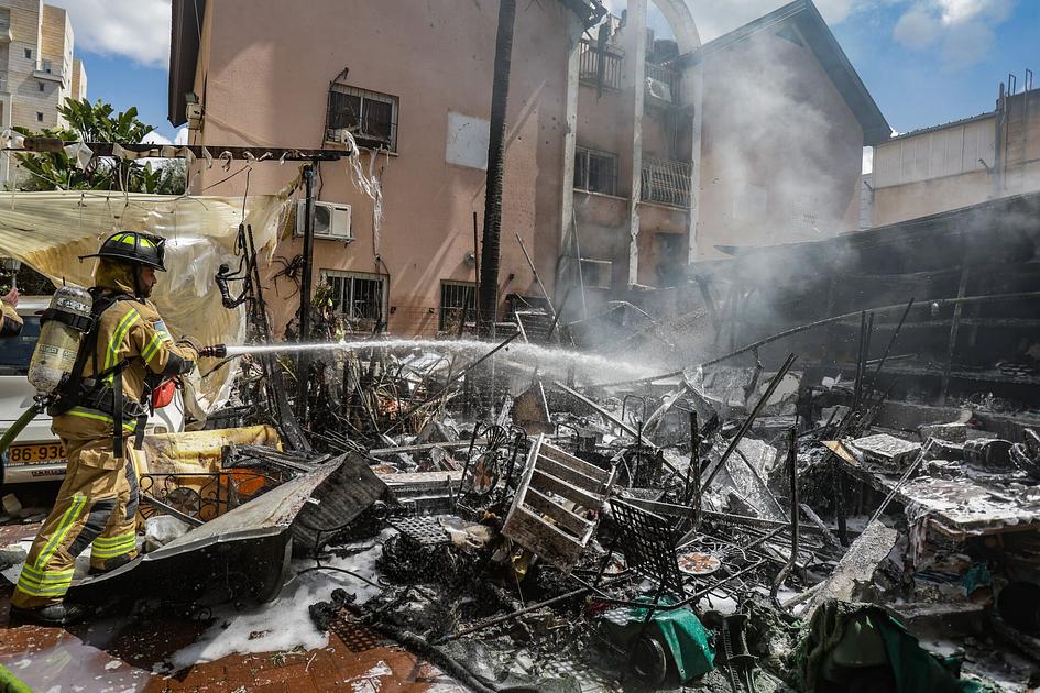 Iranian Missile Attacks Injured Dozens in Central and Southern Israel