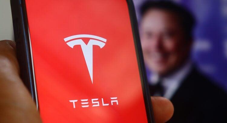 Analysts Raise Tesla Price Targets Amid Optimism in AI and Robotics