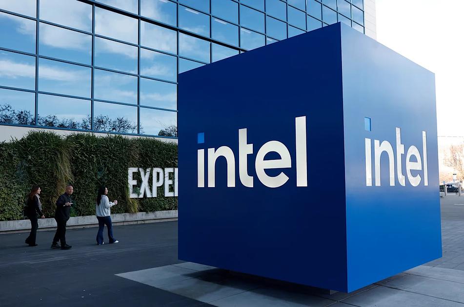 Intel shares plunge 29% after weak Q4 outlook and Israel plant blast