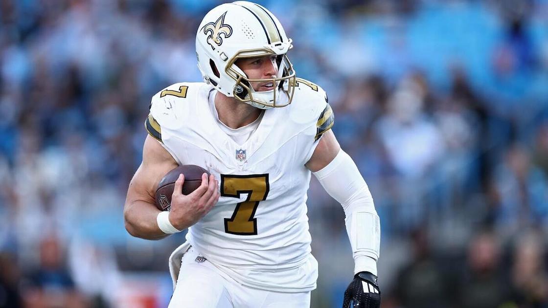 Broncos consider signing former Saints utility player Taysom Hill