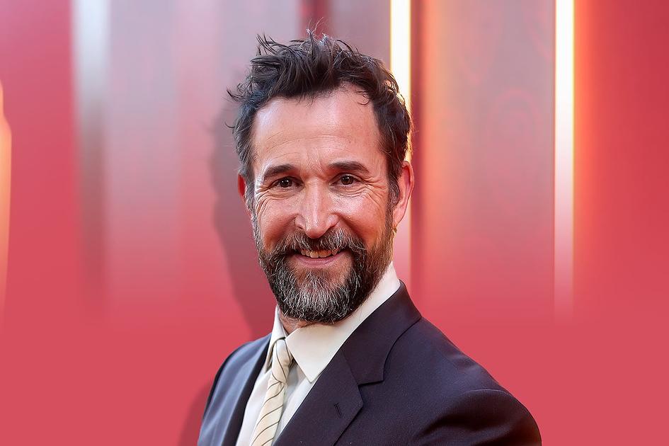 Noah Wyle crowned People’s Sexiest Man Amid Mixed Reaction