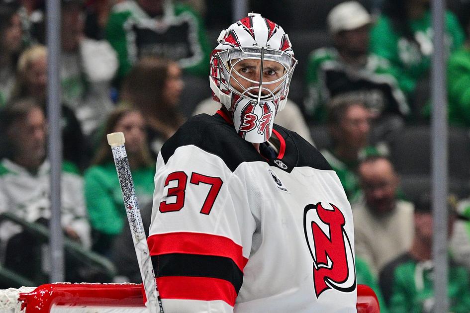 Connor Hellebuyck leads Devils to 5-1 win over Dallas in debut