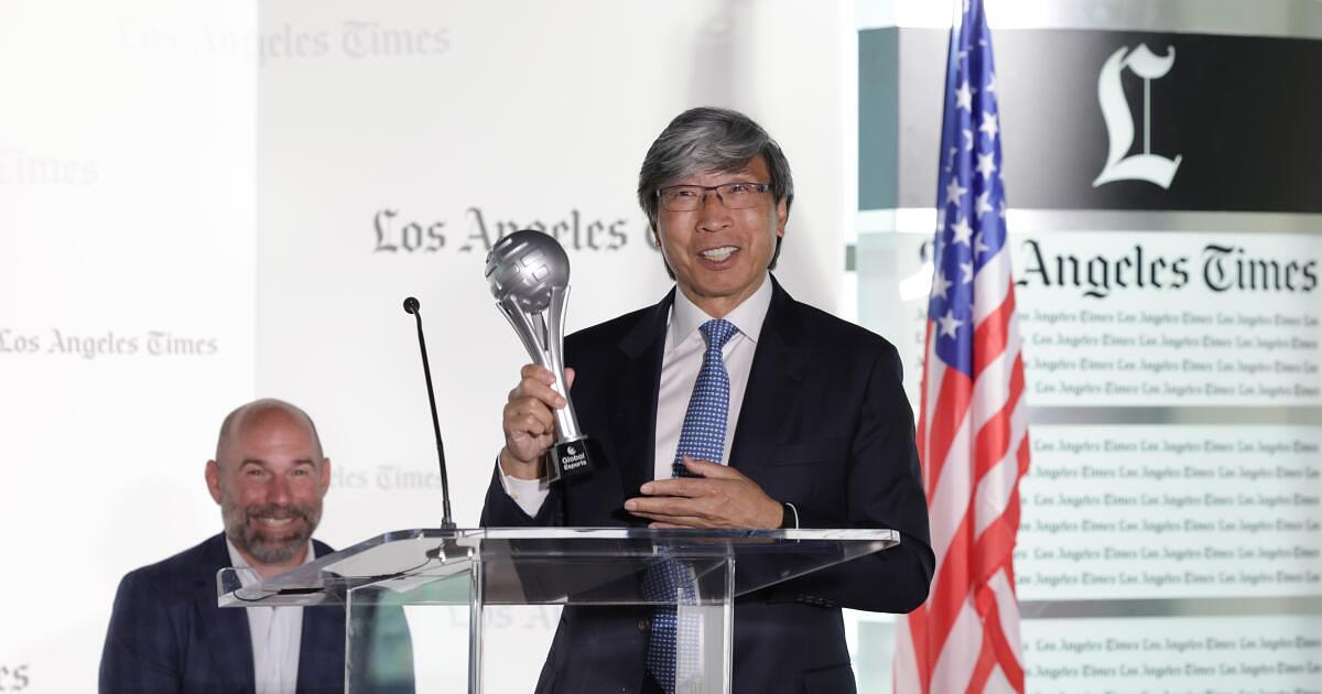 Biotech billionaire Soon-Shiong eyes Dodgers purchase if Walter sells