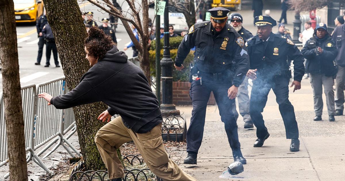 Two Detained After Suspicious Devices Found Near Gracie Mansion During Protest