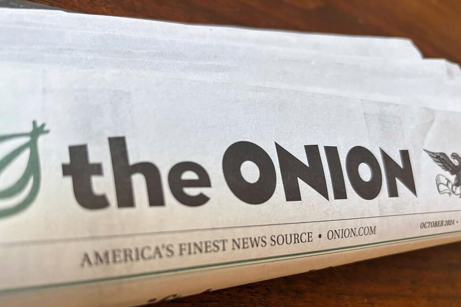 The Onion prepara parodia de Infowars con fondos para familias de Sandy Hook