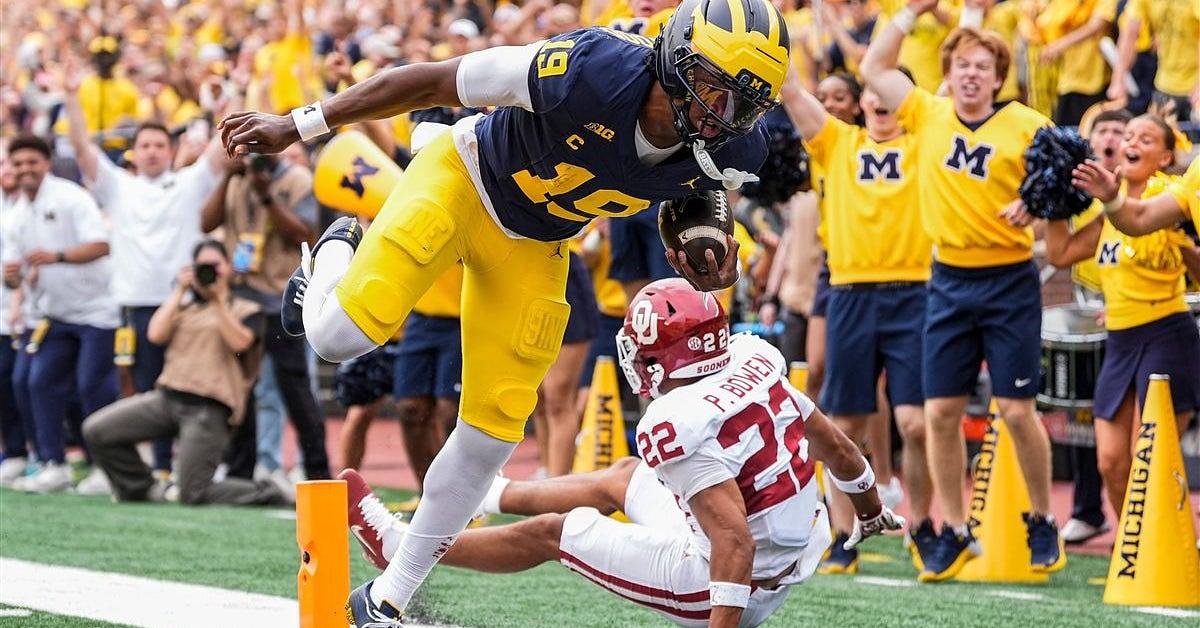 Michigan benches Underwood, starts Carr for Indiana after Penn State comeback