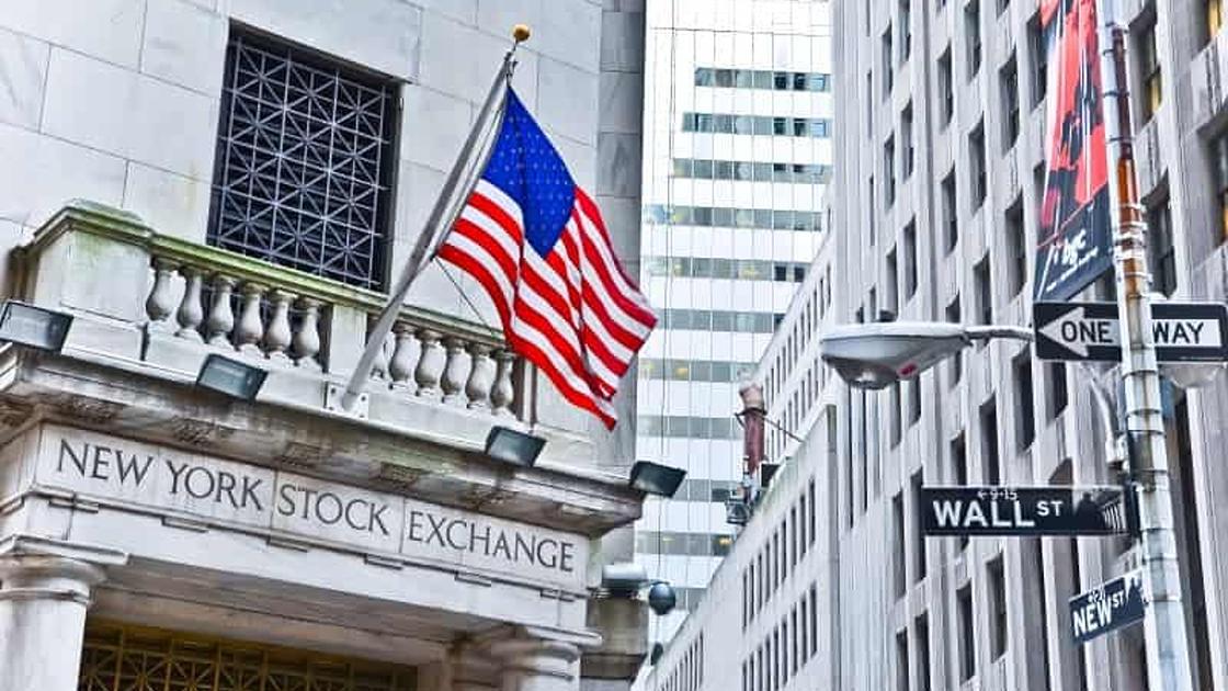 AI spending worries trigger Wall Street sell-off and market-crash fears