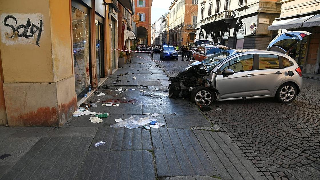 Man Arrested After Car Ramming Injures Eight in Modena