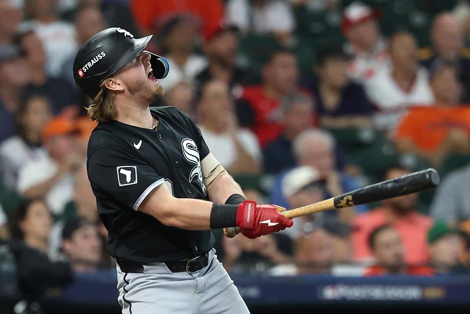 White Sox Sweep Astros to Capture First Postseason Series Since 2005