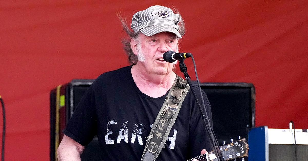 Neil Young files $10 million lawsuit against Trump 47 Committee over song use