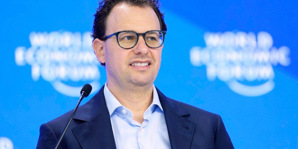 AI firms move closer to autonomous self-improving models amid safety concerns