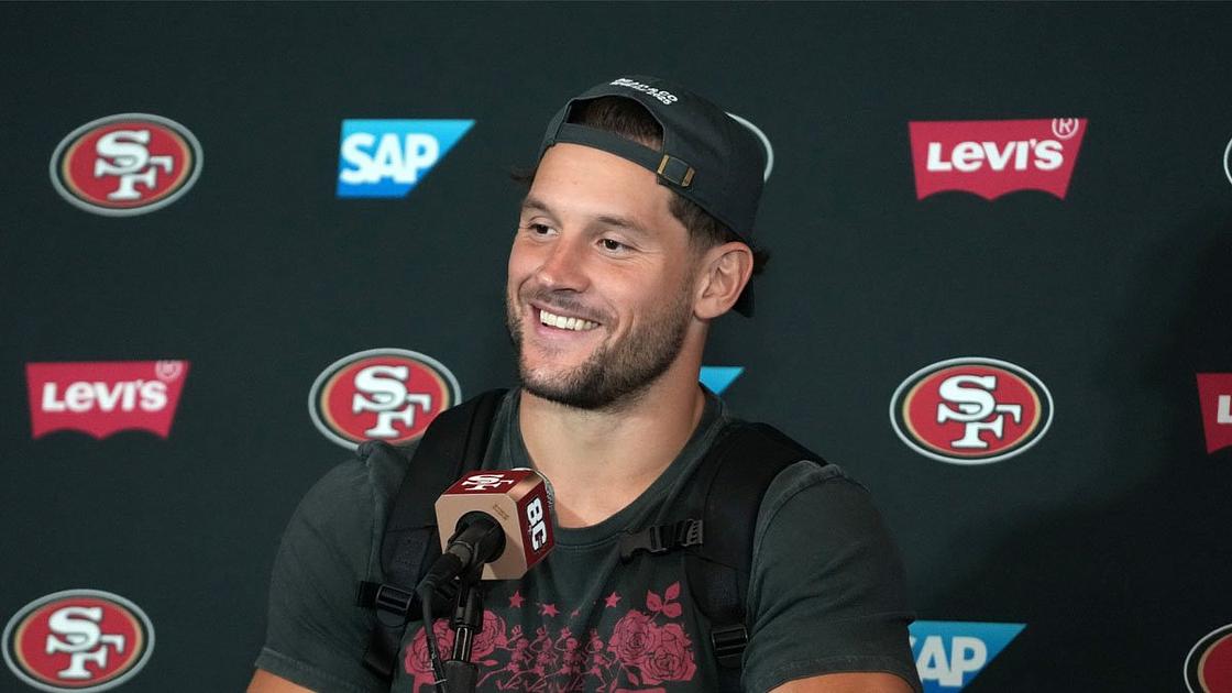 49ers dominate Rams 27-7 in Melbourne, Warner mocks pre-game comments