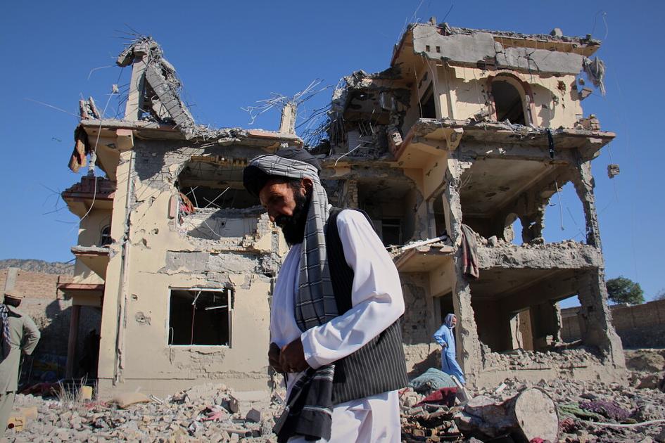 Pakistani Forces Launch Border Operations Killing Militants, Sparking Civilian Casualty Dispute