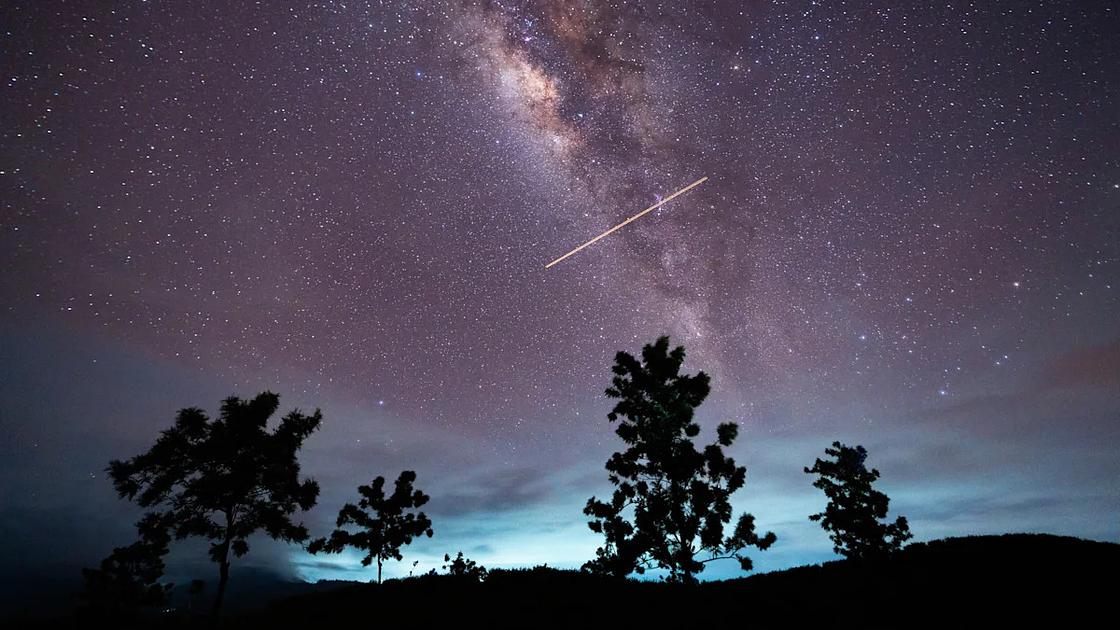 Eta Aquarid Meteor Shower Peaked Despite Bright Moon