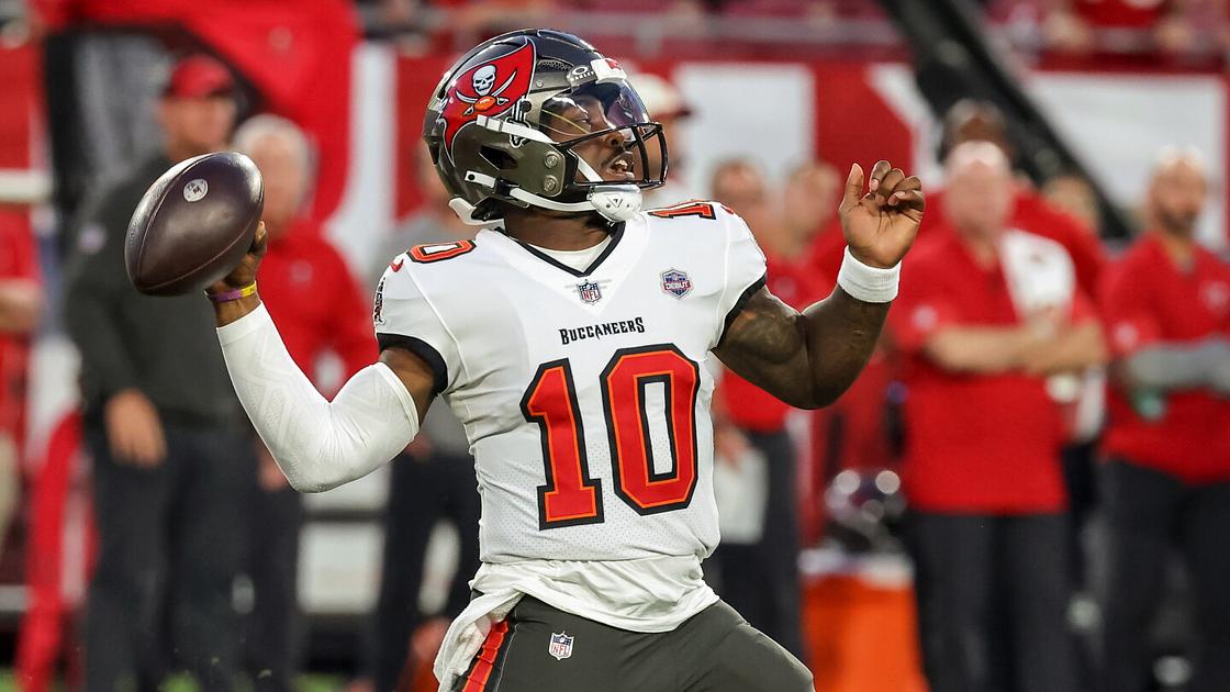 Rookie Jalon Daniels Starts for Buccaneers After Mayfield Thumb Injury