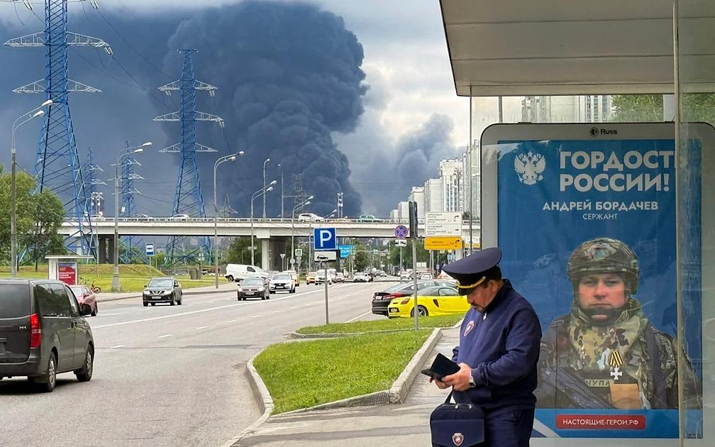 Ukrainian Drone Strikes Ignite Russian Refineries, Prompt Russian Retaliation Threat