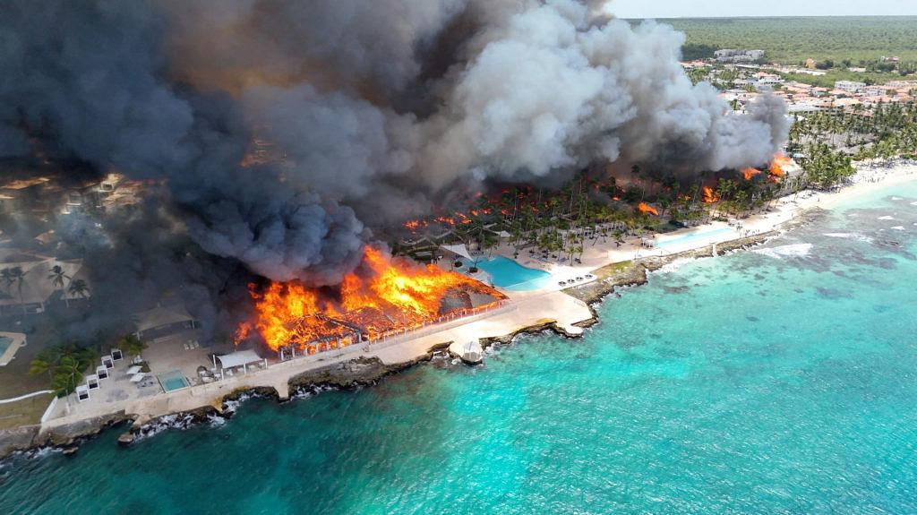 Fire at Dominican Republic Beach Resort Kills Italian Tourist, Evacuates 1,700 Guests
