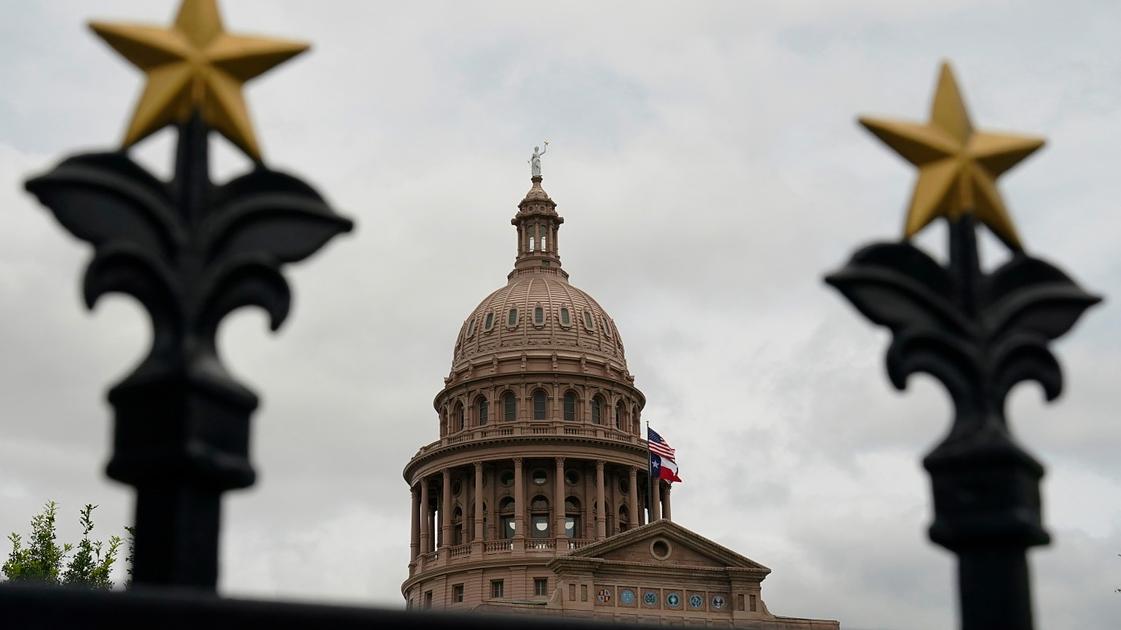 Supreme Court Temporarily Halts Ruling on Texas Congressional Redistricting
