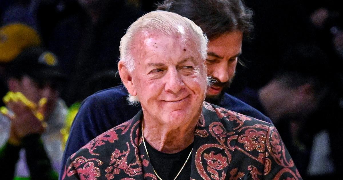 Ric Flair hospitalizado tras caída, se centra en su recuperación