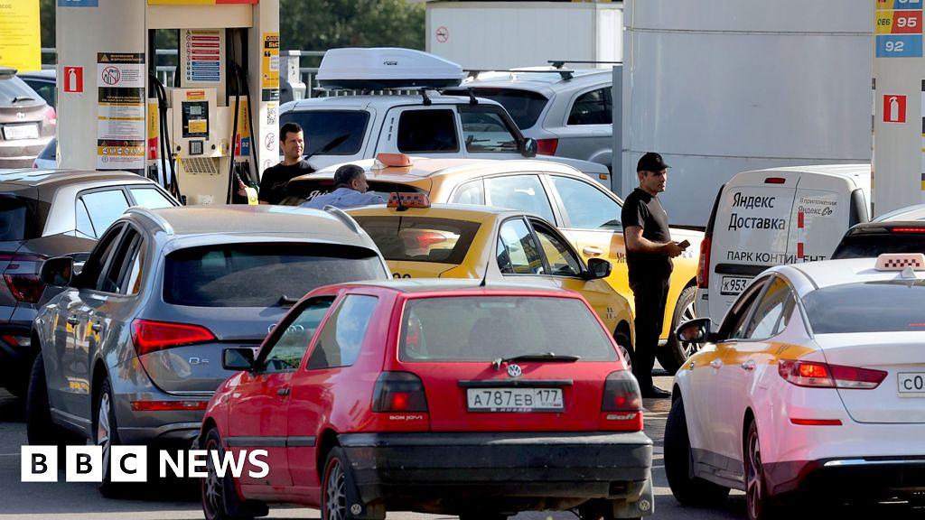 Moscow fuel queues grow as low-grade gasoline imports begin