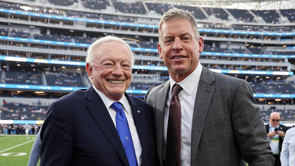 Troy Aikman Open to Front-Office Role with Cowboys Amid Broadcast Uncertainty