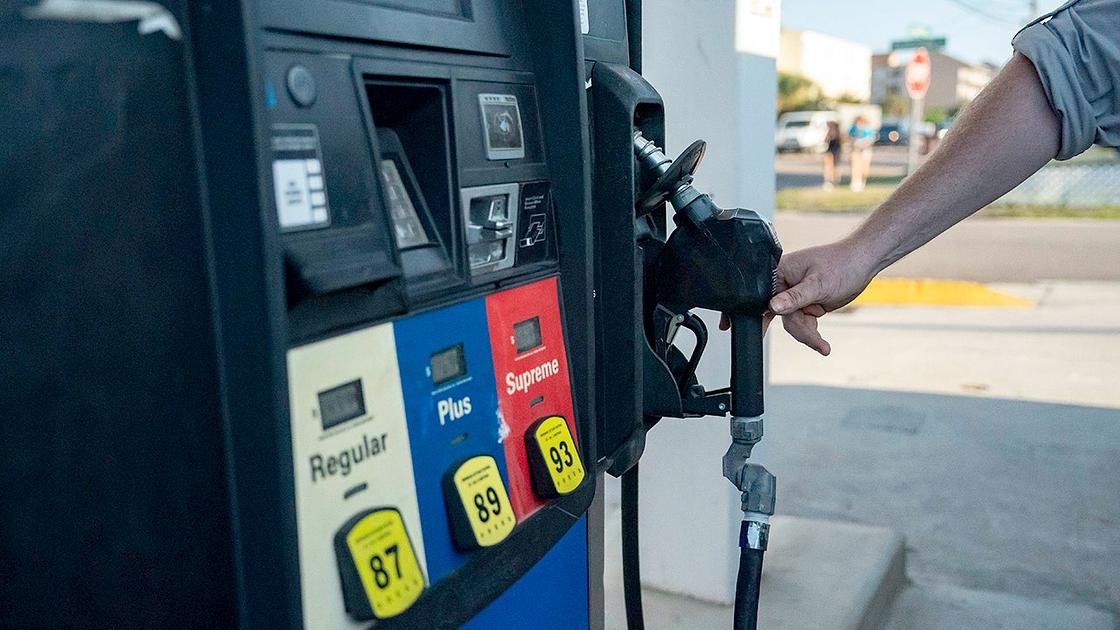 Trump orders DOJ probe, DOJ urges states to examine gasoline prices