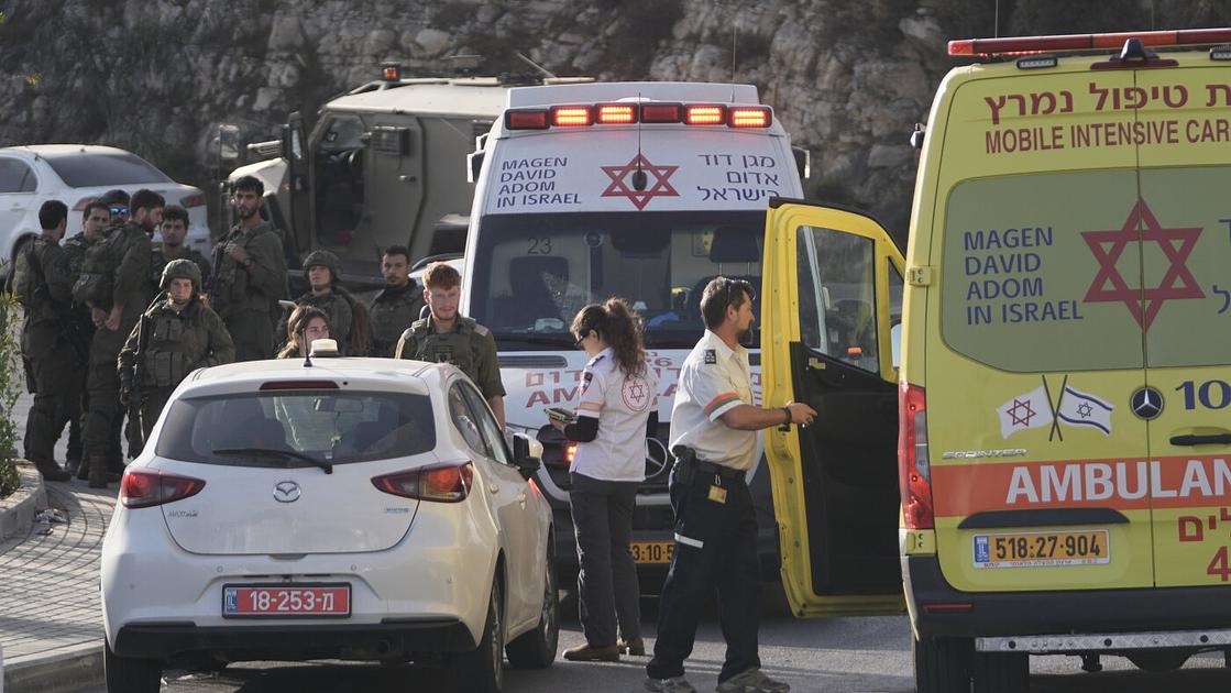 Israeli soldiers kill two attackers, impose West Bank lockdown