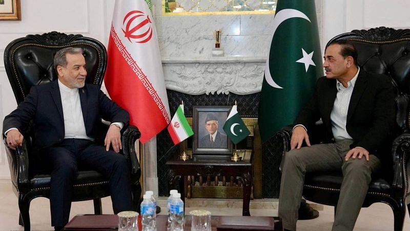 Trump Cancelled US Envoys' Pakistan Trip Over Iran Talks Stalemate
