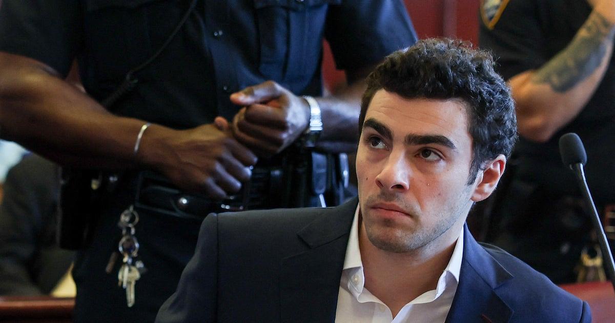 Judge Allows Gun and Notebook as Evidence in Mangione Murder Trial