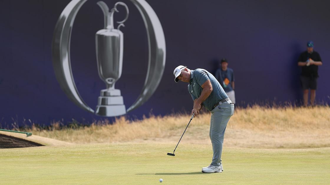 Fox joins Herbert and Burns in tying Open low-round record