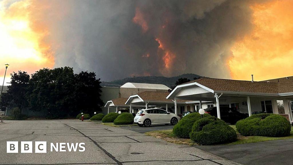 Bald Range wildfire forces over 12,000 evacuations in British Columbia