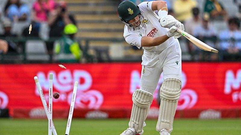 Starc's four-wicket burst secures draw for Australia vs South Africa