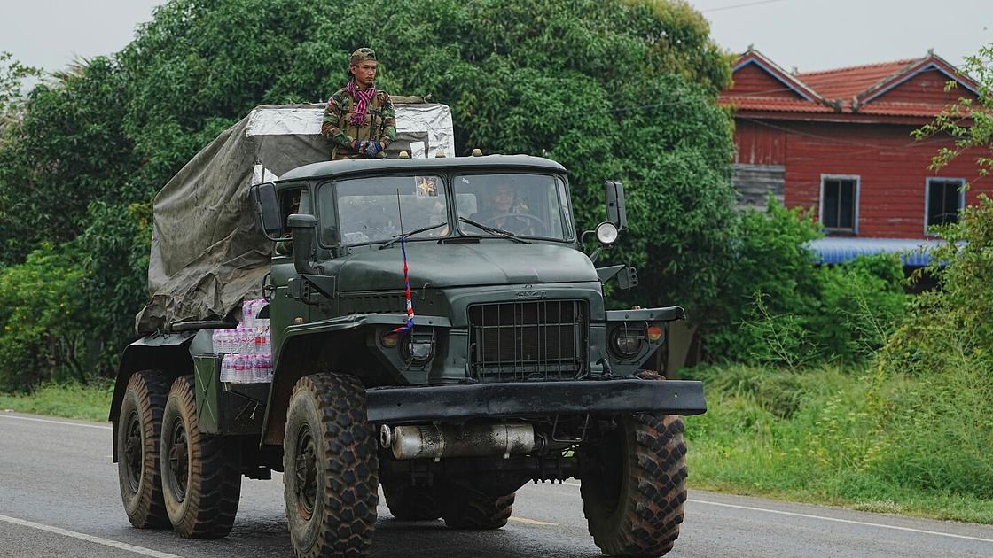 Thailand and Cambodia Signal Willingness for Ceasefire Talks Amid Ongoing Border Clashes