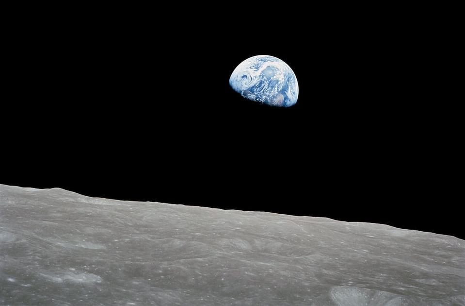 NASA Advanced Artemis II Preparations for Crewed Lunar Flyby