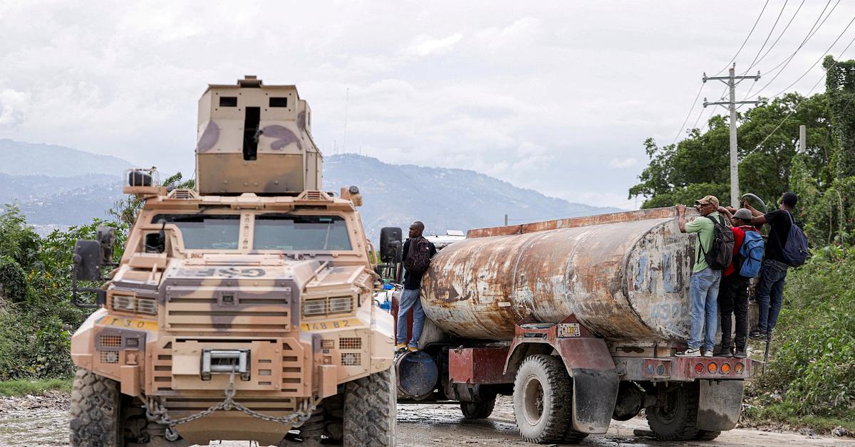 El Salvador Sends About 1,000 Troops to Haiti After Hostage Crisis