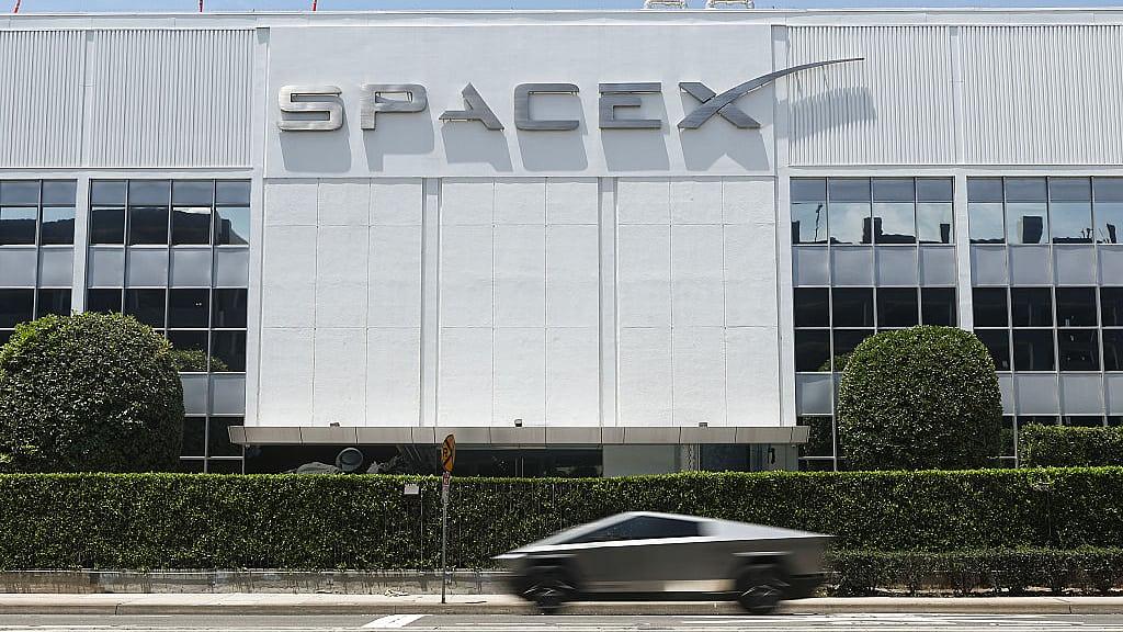 Google to Pay SpaceX $920 Million Monthly for Cloud Compute Access